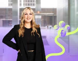 Lotta Laitinen, digimarkkinoinnin konsultti kertoo, miksi ad hoc -pöhinä tappaa somesi tulokset.